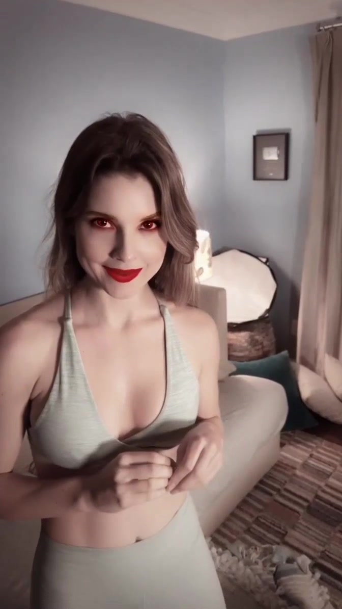 Amanda Cerny!!! Vampire cosplay – New video halloween update