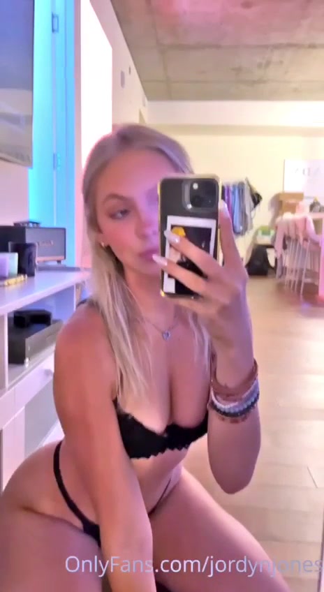 Jordyn Jones so beauty – Sexy in lineger new video OLF leakd