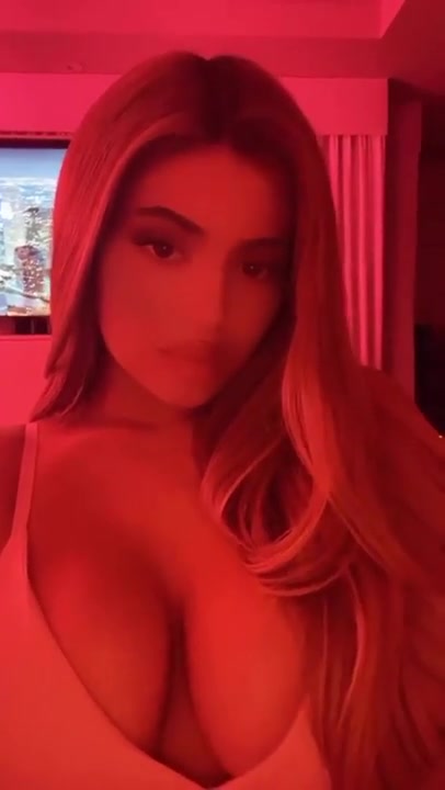 Kylie Jenner!! Sexy on bedroom