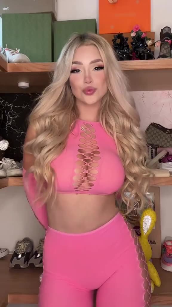 Maria Julissa!! Sexy with erotic body