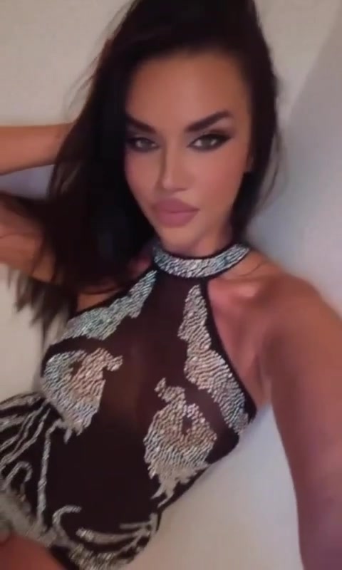 Ivana Knoll sexy on bed…