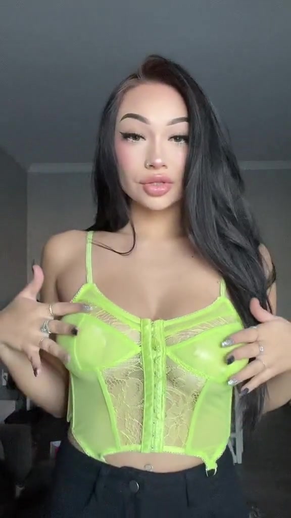 Josie Alesia – Hot sexy in bedroom…