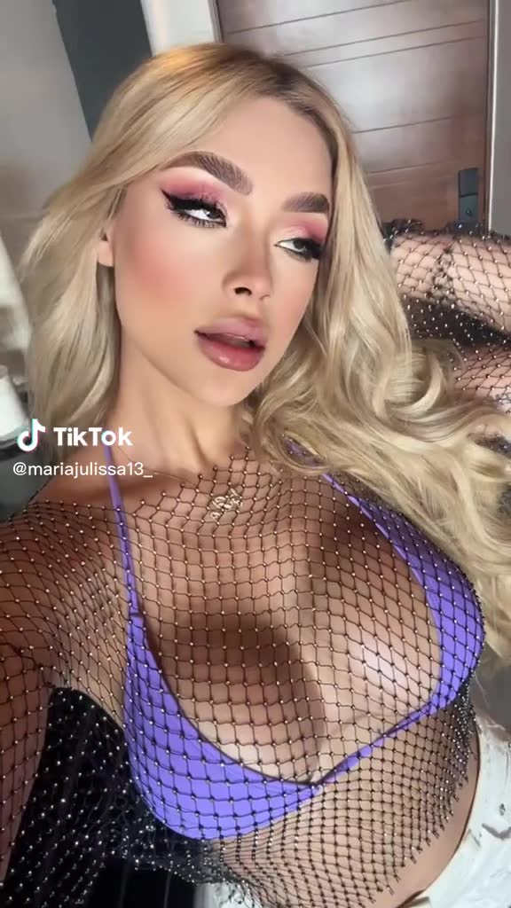 Maria Julissa – Sexy in lingerie