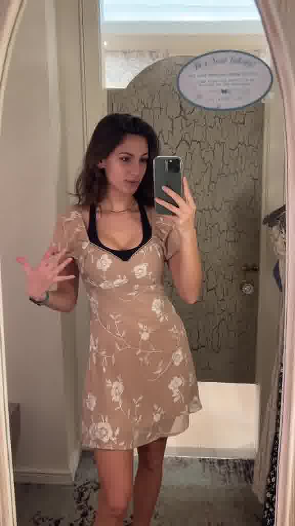AlexiaRaye – Pick my outfit…