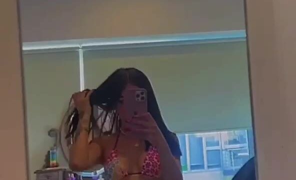 Caeli nude show erotic body…