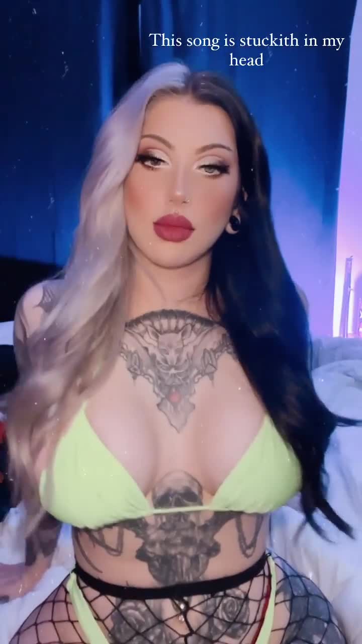 Dakota Alexandra – Sexy with erotic body…