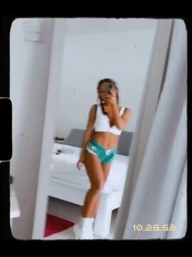 Erzabel – Sexy with erotic body…