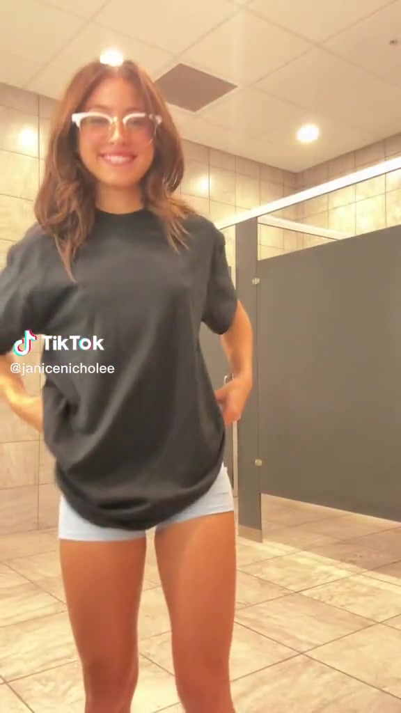 Janiceni Cholee fake body…