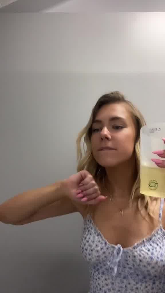 Kalisluzza in bathroom…