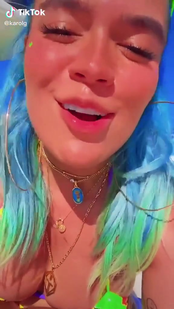 Karol G – Hi babe…