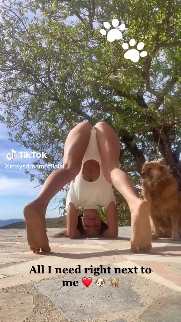 Roxy Fox sexy yoga girl…