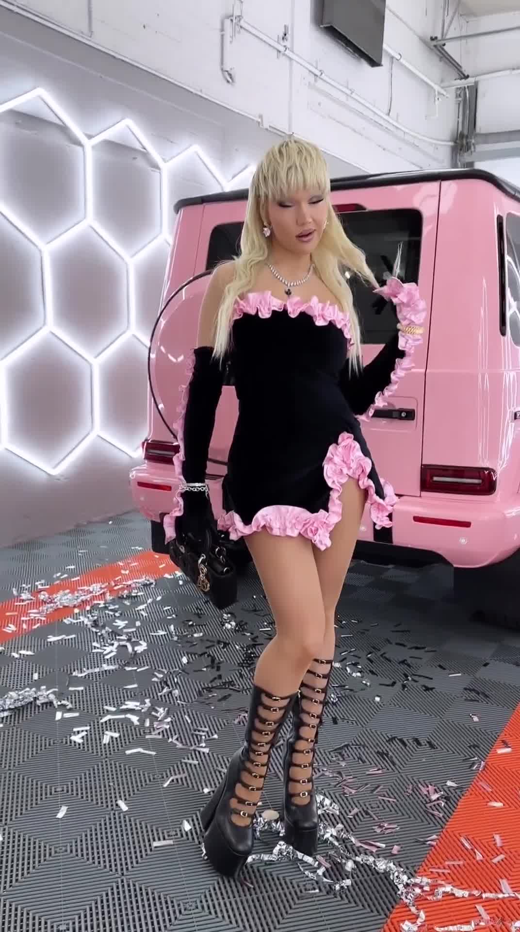 Shirin David – Sexy with erotic body…