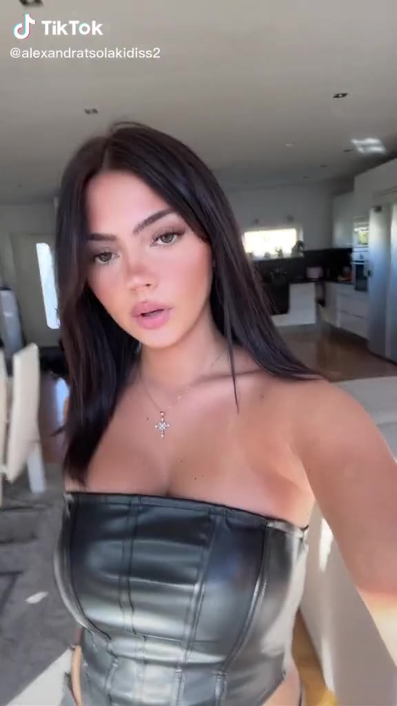 Alexandra Tsolakidis new vid-update…