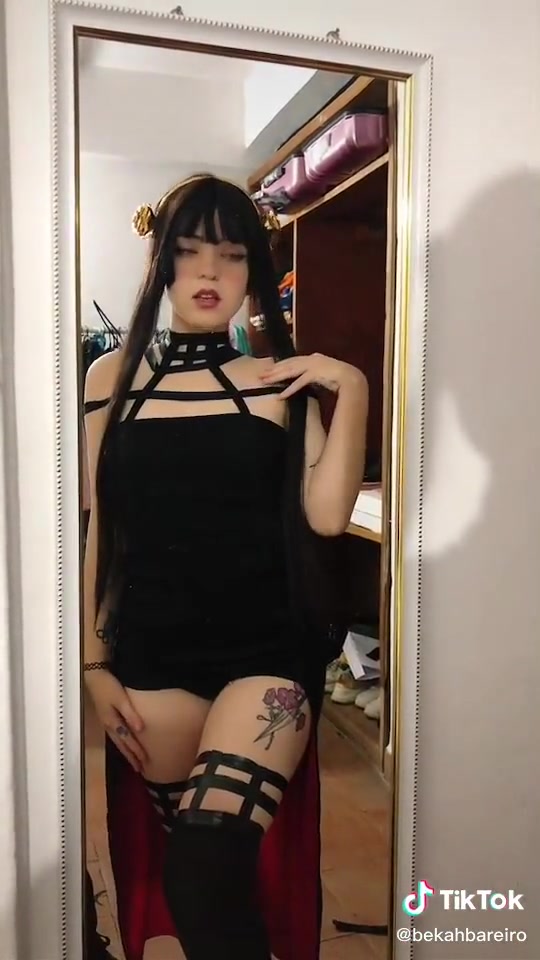 Rebeccabareiro new cosplay video
