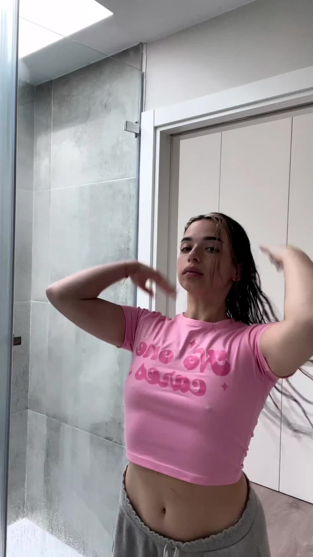 imauppa in bathroom