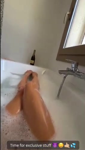 Alexisshv new onlyfans video leaked – Nude shower in bathub