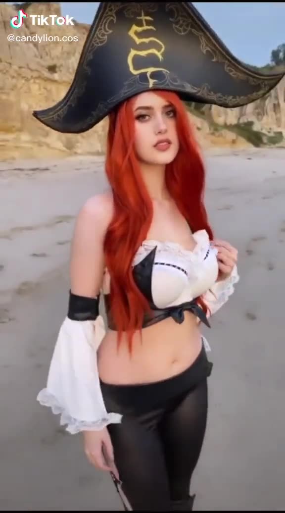 Candylion cosplay slutty pirates