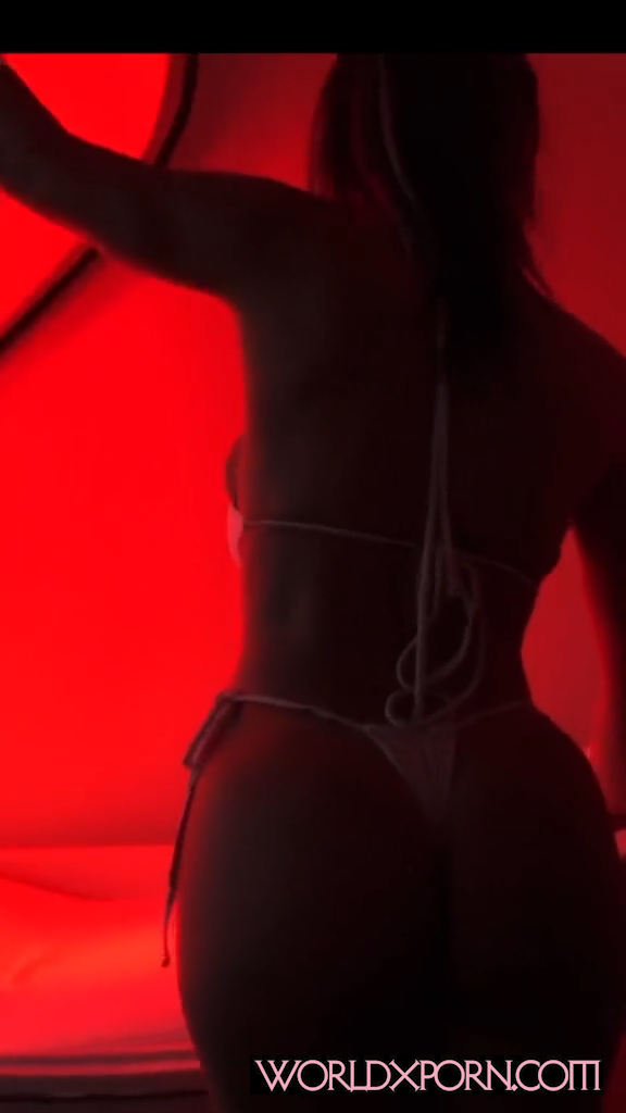 Celina Smith – Sexy with erotic body