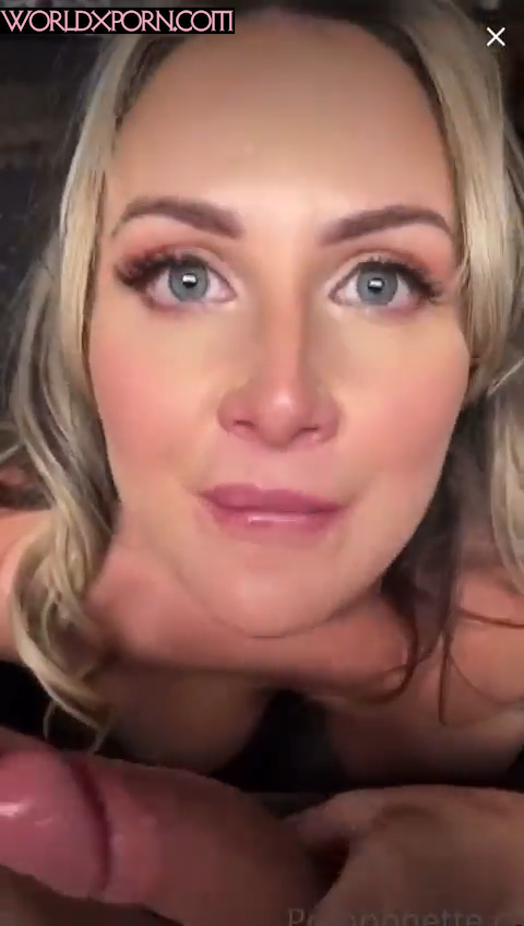 Pomponette cumshot in mouth!!