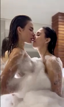 Candela Diaz lesbian naked in bathroom!!!