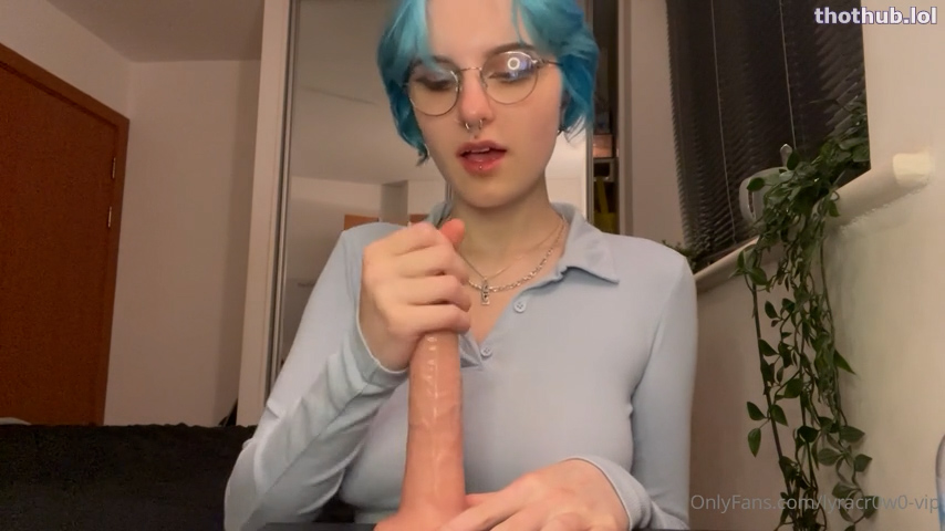 Lyracr0w0 play dildo!!! New video trending Onlyfans leaked