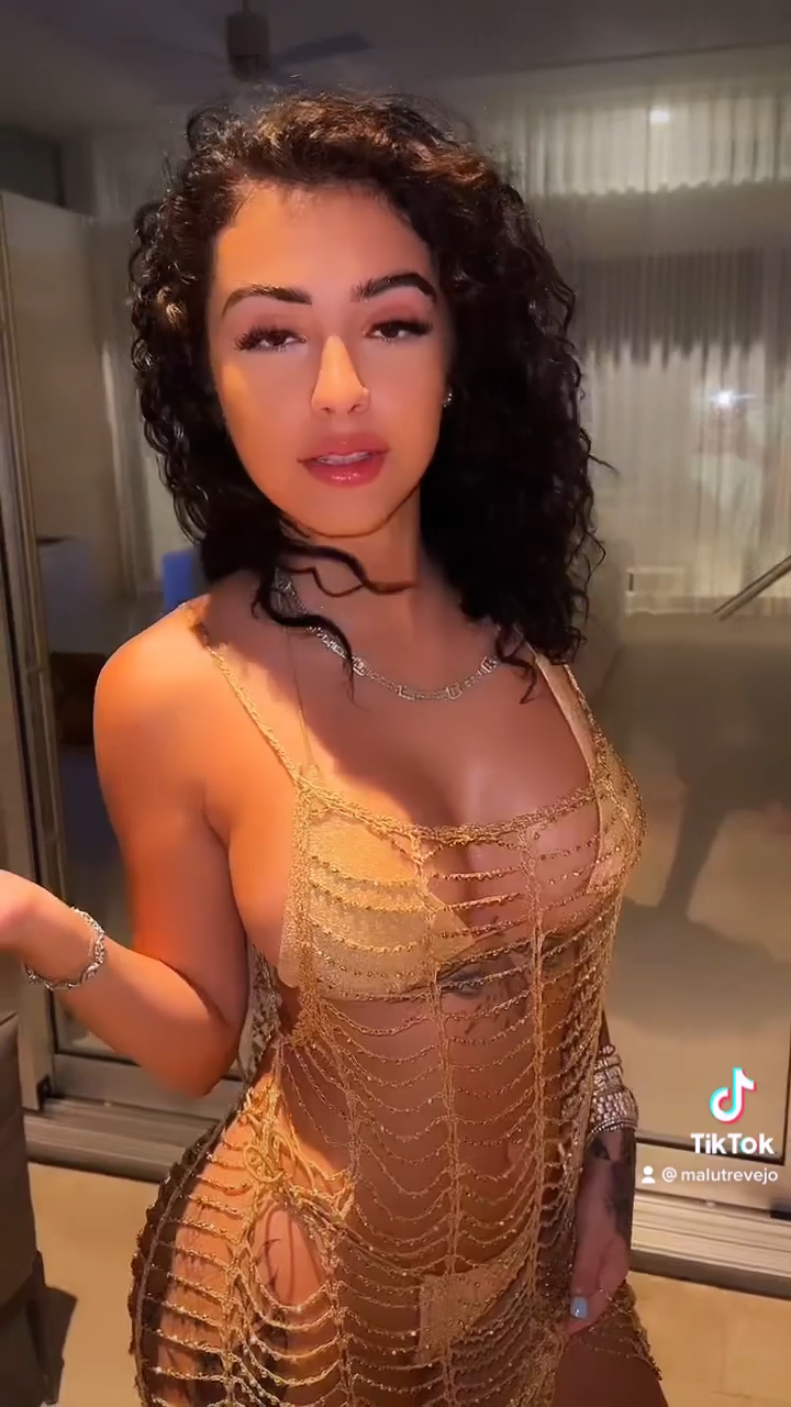 Malu Trevejo!! Sexy with erotic body