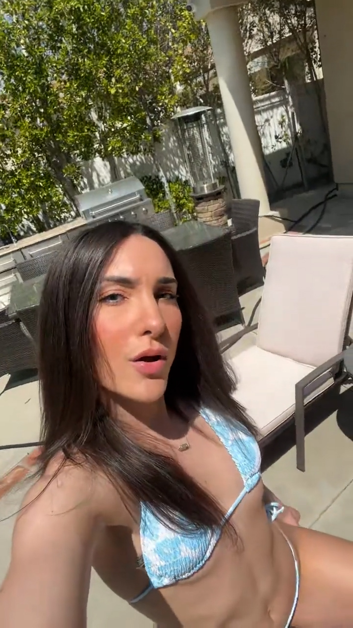 Nadia Amine – Sexy in the pool
