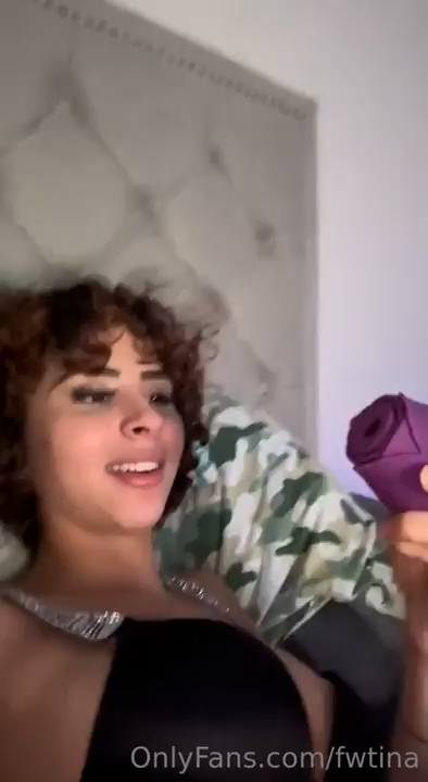 Fwtina naked pussy play on bed!!! So hot
