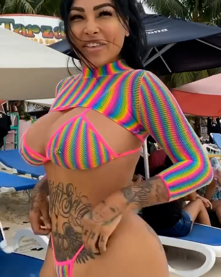 Val2legit sexy show erotic body on beach!!! So hot