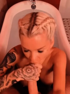 Victoria Snooks blowjob with boyfriend in bathub!!! New Onlyfans sextape leaked so hot