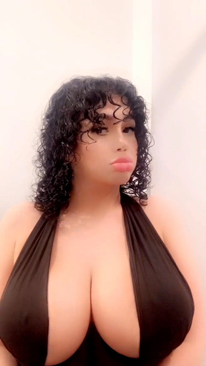 Meldadel sexy show huge boobs!!! New Onlyfans video leaked