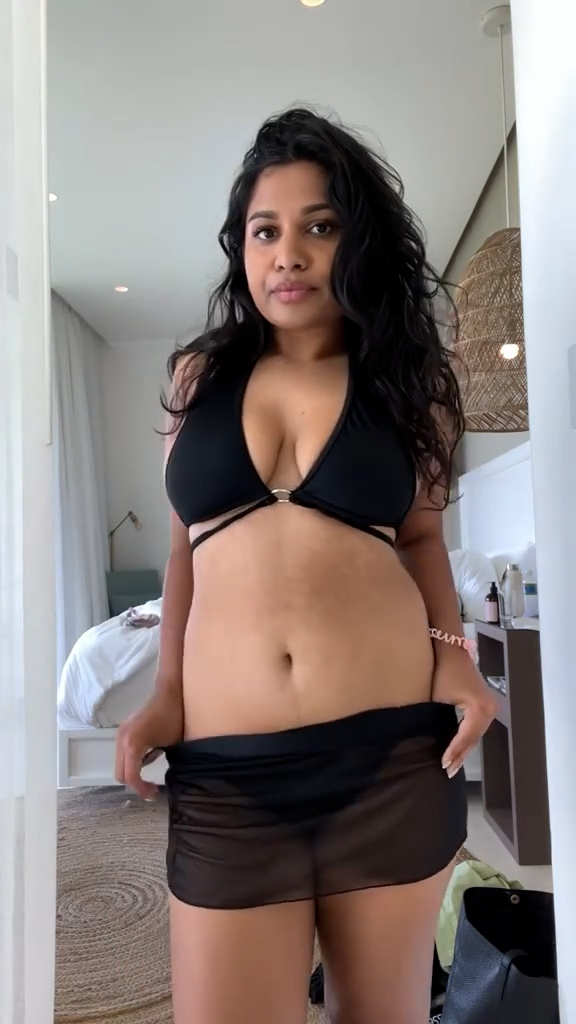 Zara Patel – Sexy with erotic body!!! Viral video leaked